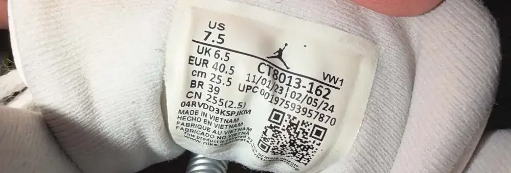 Size: 7.5y- Air Jordan 12 Retro 'Taxi Flip'